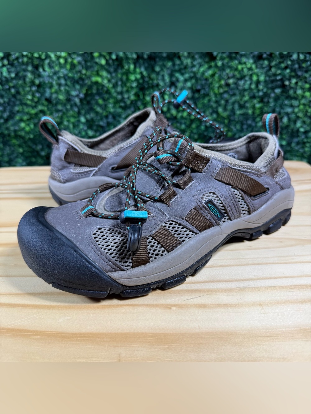 KEEN Women’s 7.5 Brown Teal Closed Toe Hiking Water Sandals Outdoor Shoes